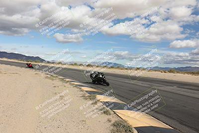 media/Nov-16-2025-Race Pace (Sun) [[8c5fa54630]]/Verified Riders/6-Turn 10 Inside (1145am)/